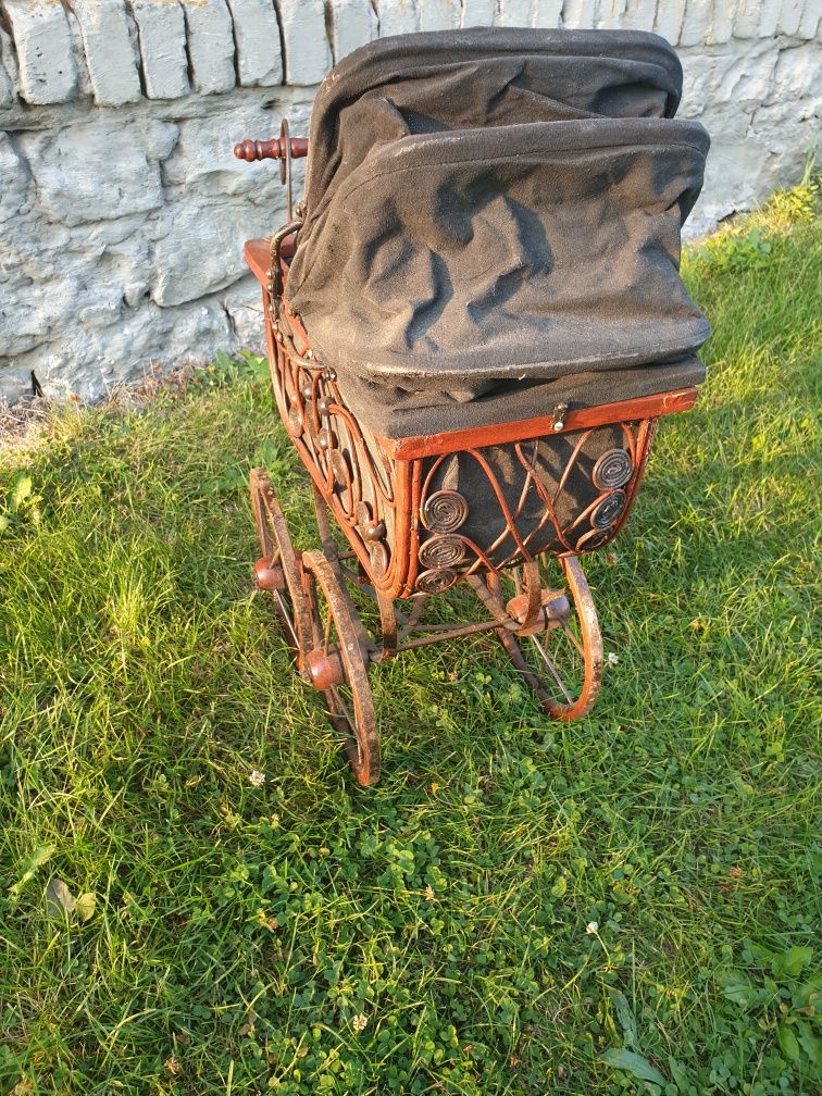 Stary wózek dla lalek Retro