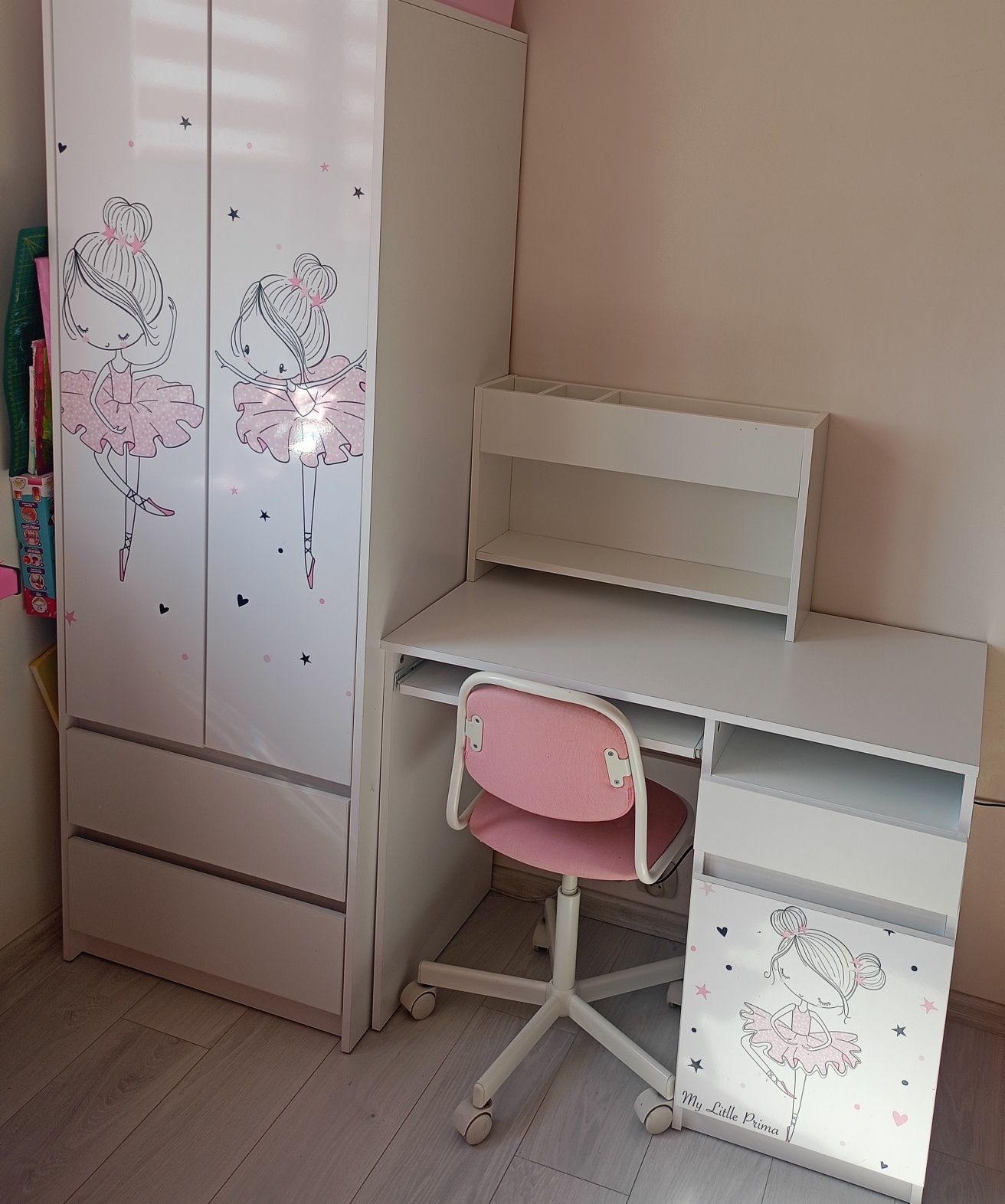 Meble dziecięce Szafa dziecięce biurko