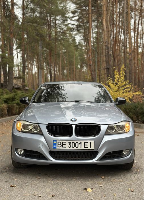 Продам BMW e90 рестайлинг 328i 3л бензин 2010 год