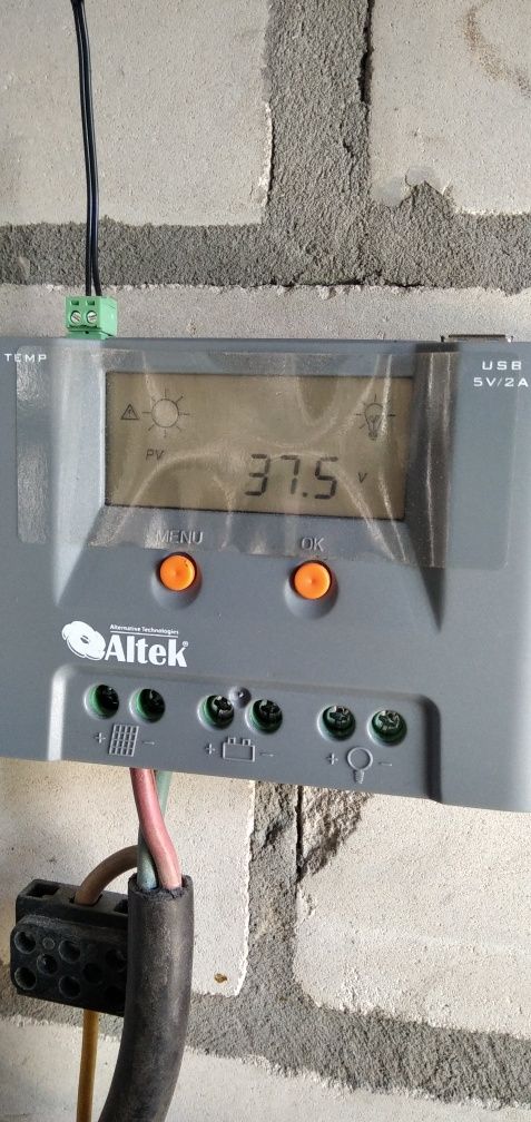 Контролер заряду Altek 40 A  12/24V для сонячних панелей