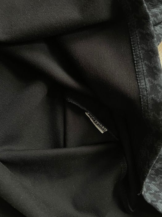 Dopasowana sukienka midi z krótkim rękawkiem w pepitkę S/M