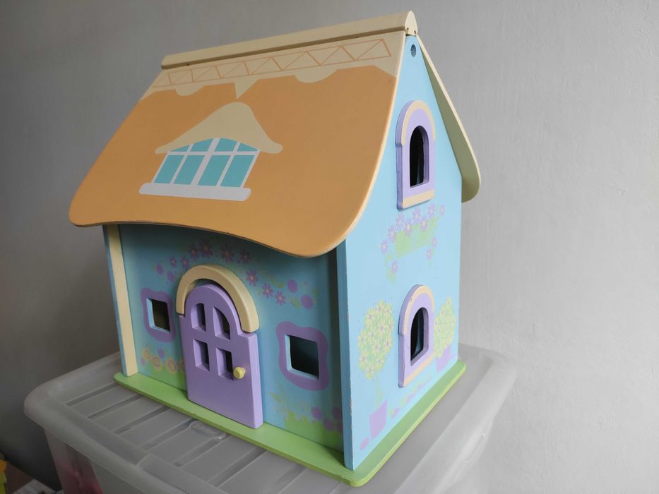 ELC Mothercare drewniany domek dla lalek