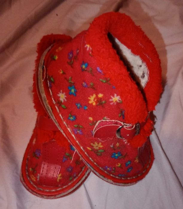 Wyższe cieplejsze kapcie