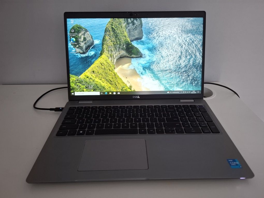 Laptop biznesowy Dell Latitude 5520