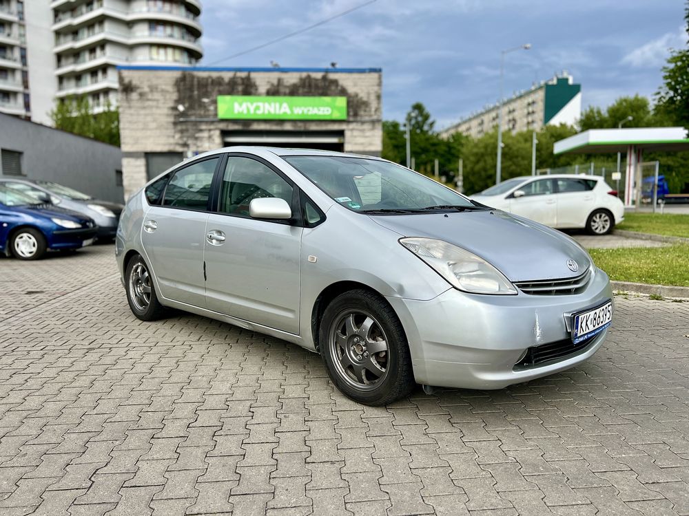 Samochód do Wynajęcia Wynajem Aut pod cele osobiste Prius Automat
