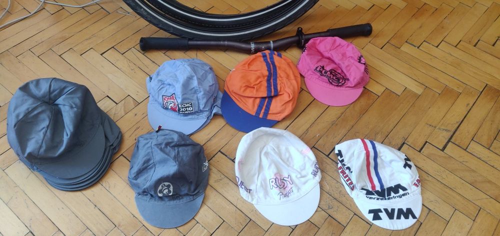 Sprzedam czapki kolarskie