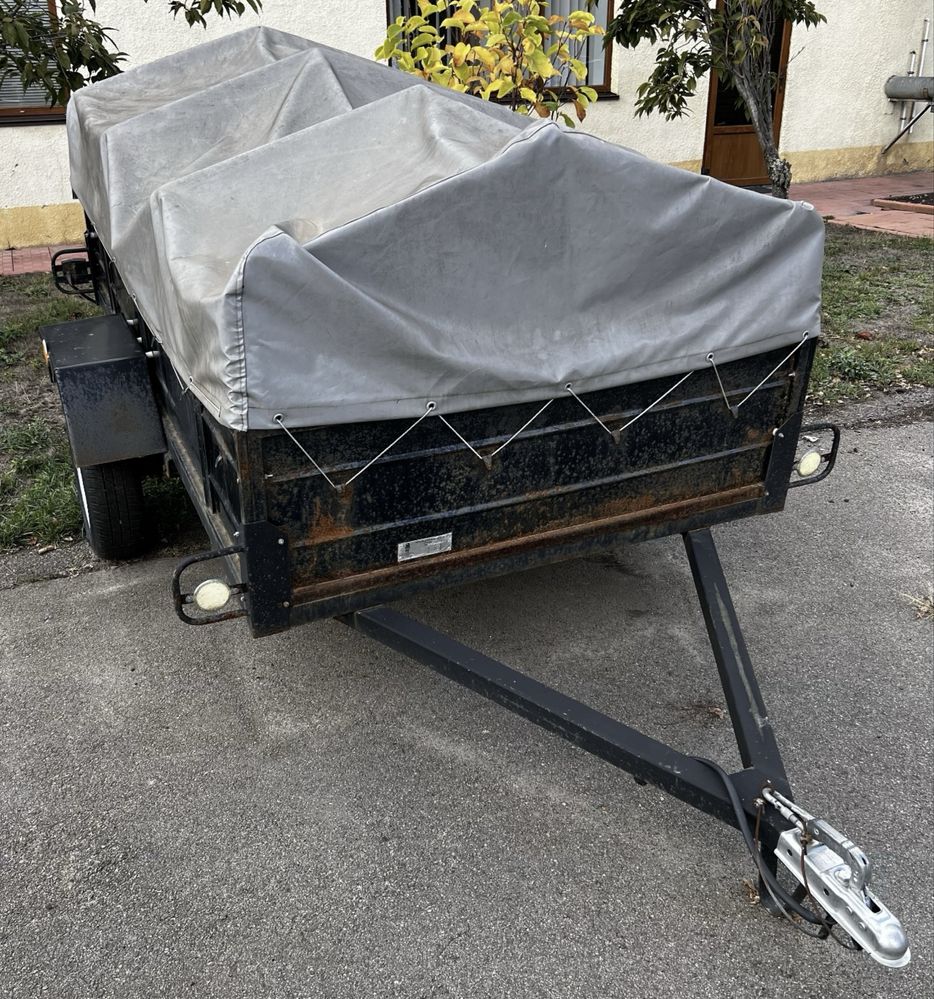 Продам прицеп Лев