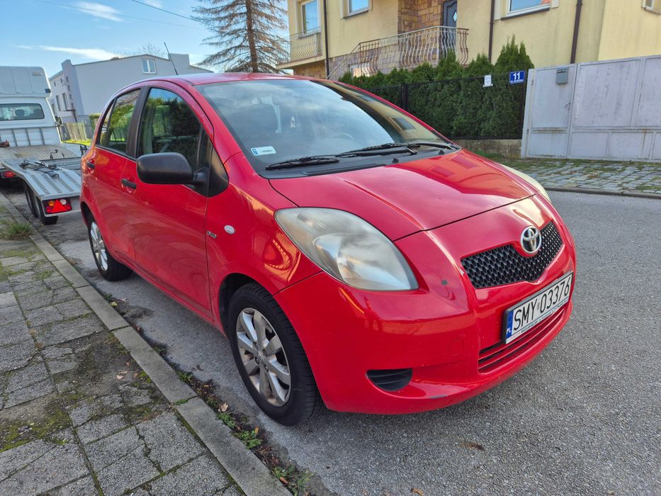Toyota Yaris II 1.4 D4D - cała, na chodzie, ale DO NAPRAWY !!