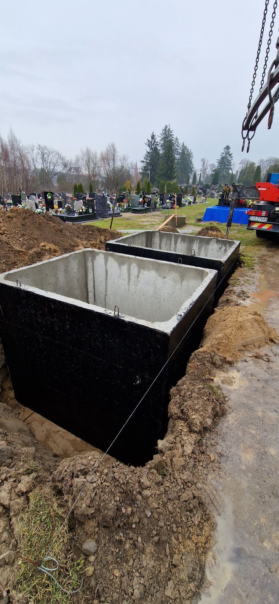 Szamba betonowe,  deszczówki I ziemianki, grobowiec