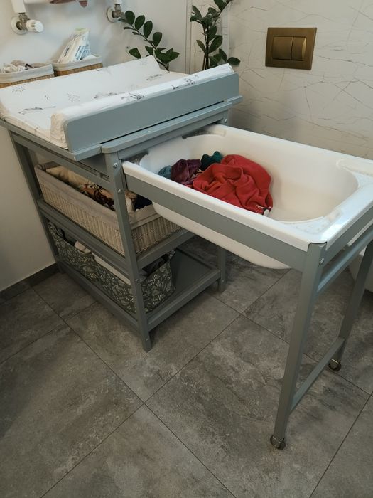 Przewijak z wanienką i szufladami, Quax