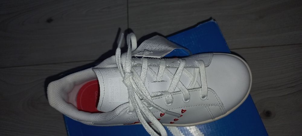 Buty dla dziewczynki firmy Adidas roz 32