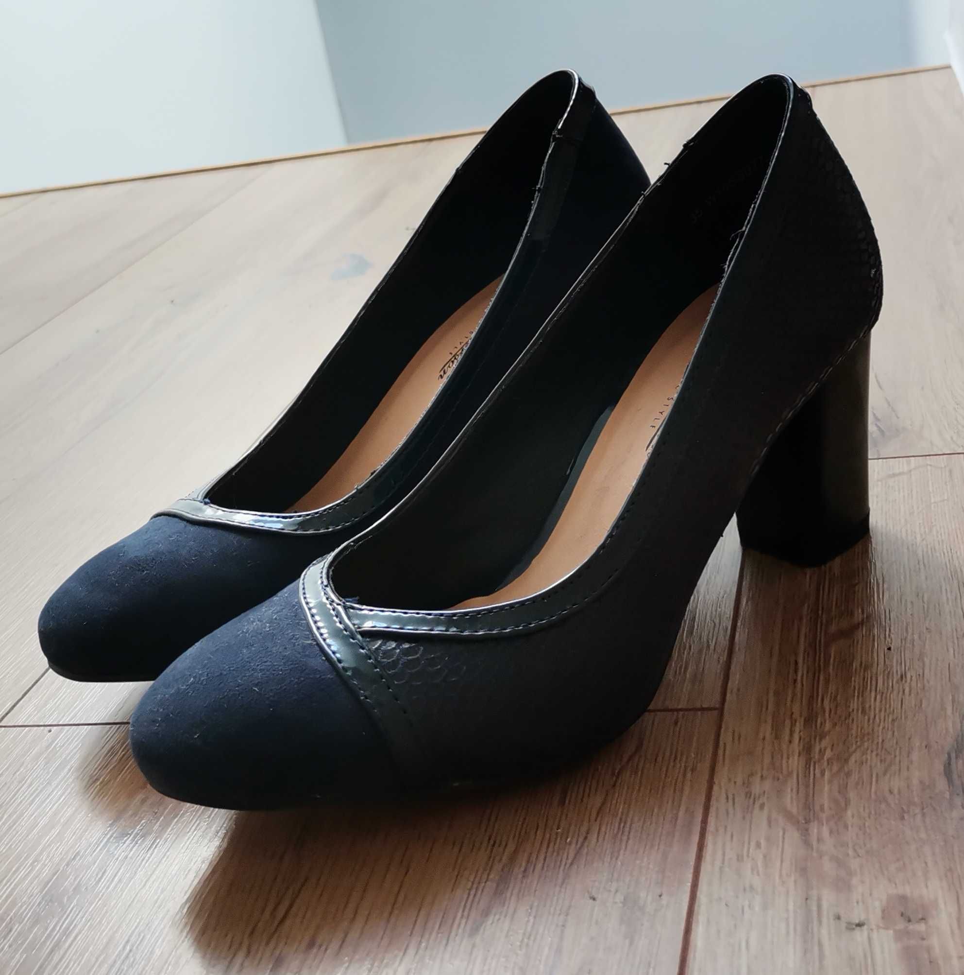 Nowe eleganckie buty zamsz & skóra Clara Barson CCC