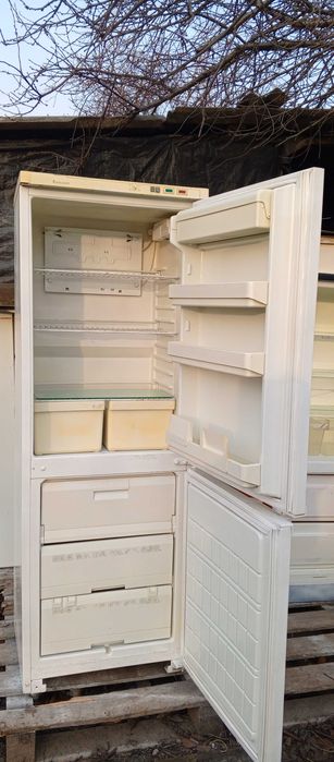 продам 2 х камерный холодильник МИНСК АТЛАНТ