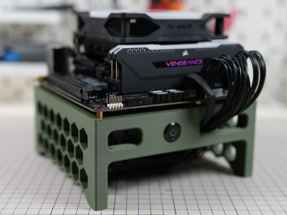 Мінімальний корпус для комп’ютера ITX.