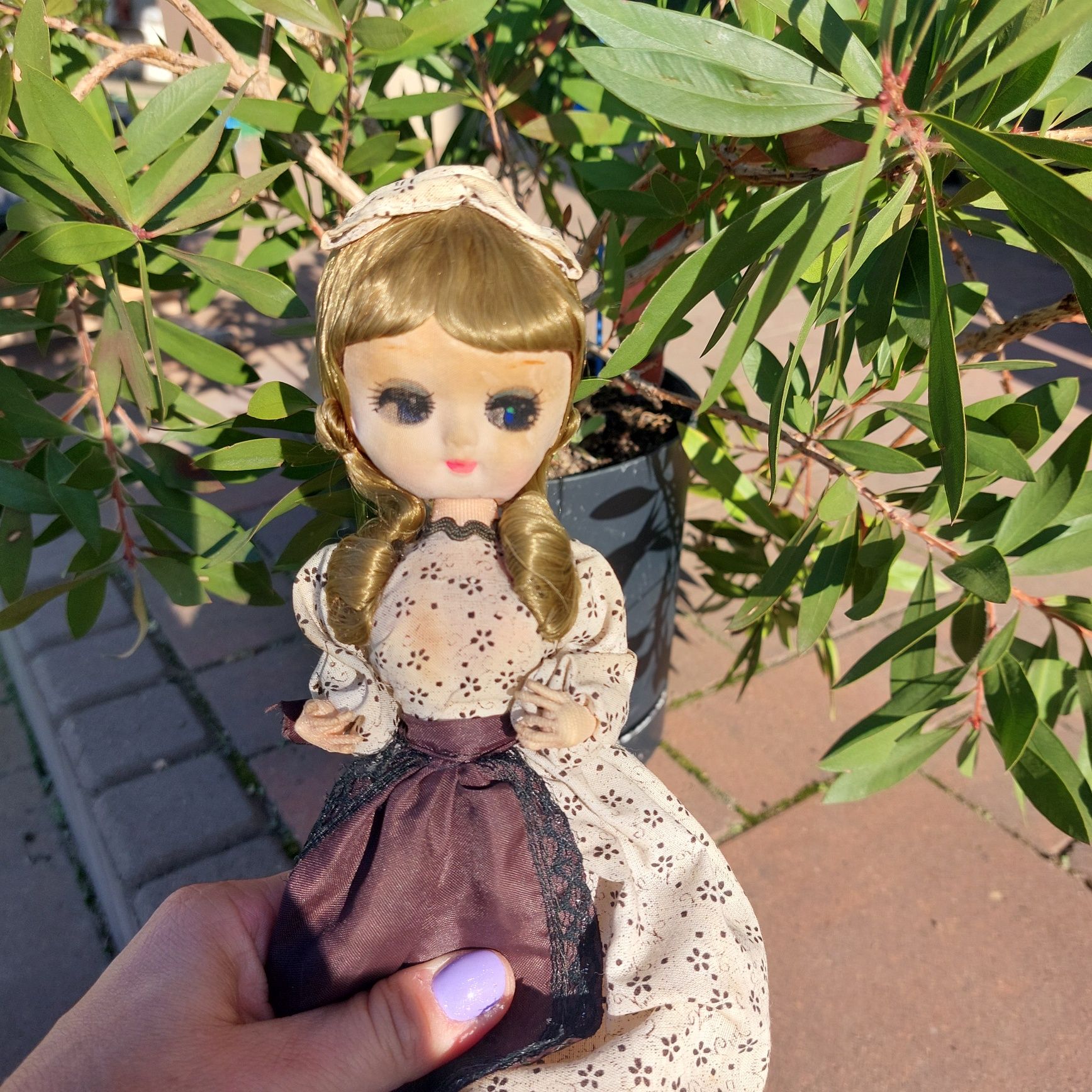 Lalka kolekcjonerska 24 cm