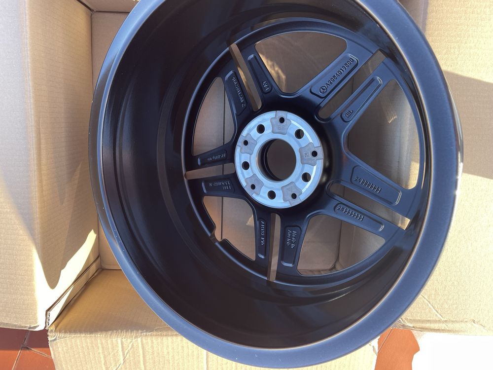 Jante frente Mercedes AMG 18” 225