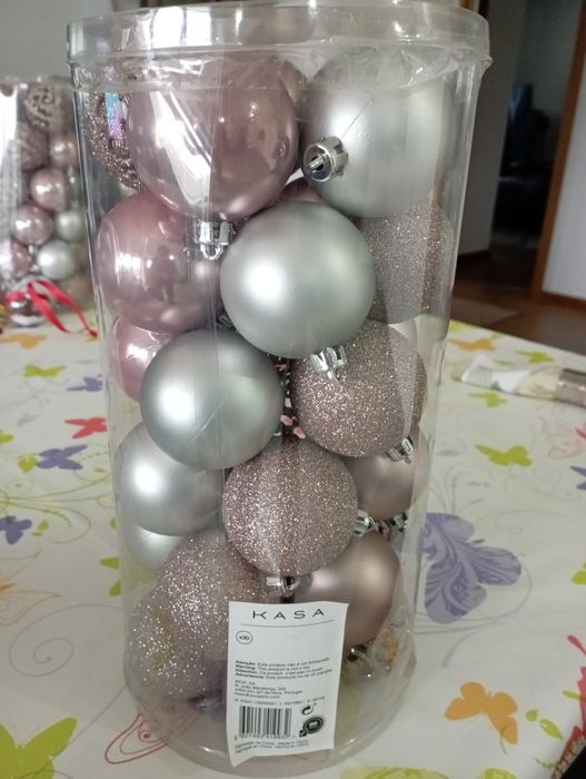 Bolas de decoração de natal novas na caixa