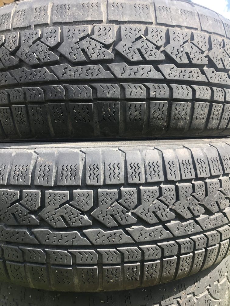 Продам комплект резина KUMHO 225.65.17,2шт