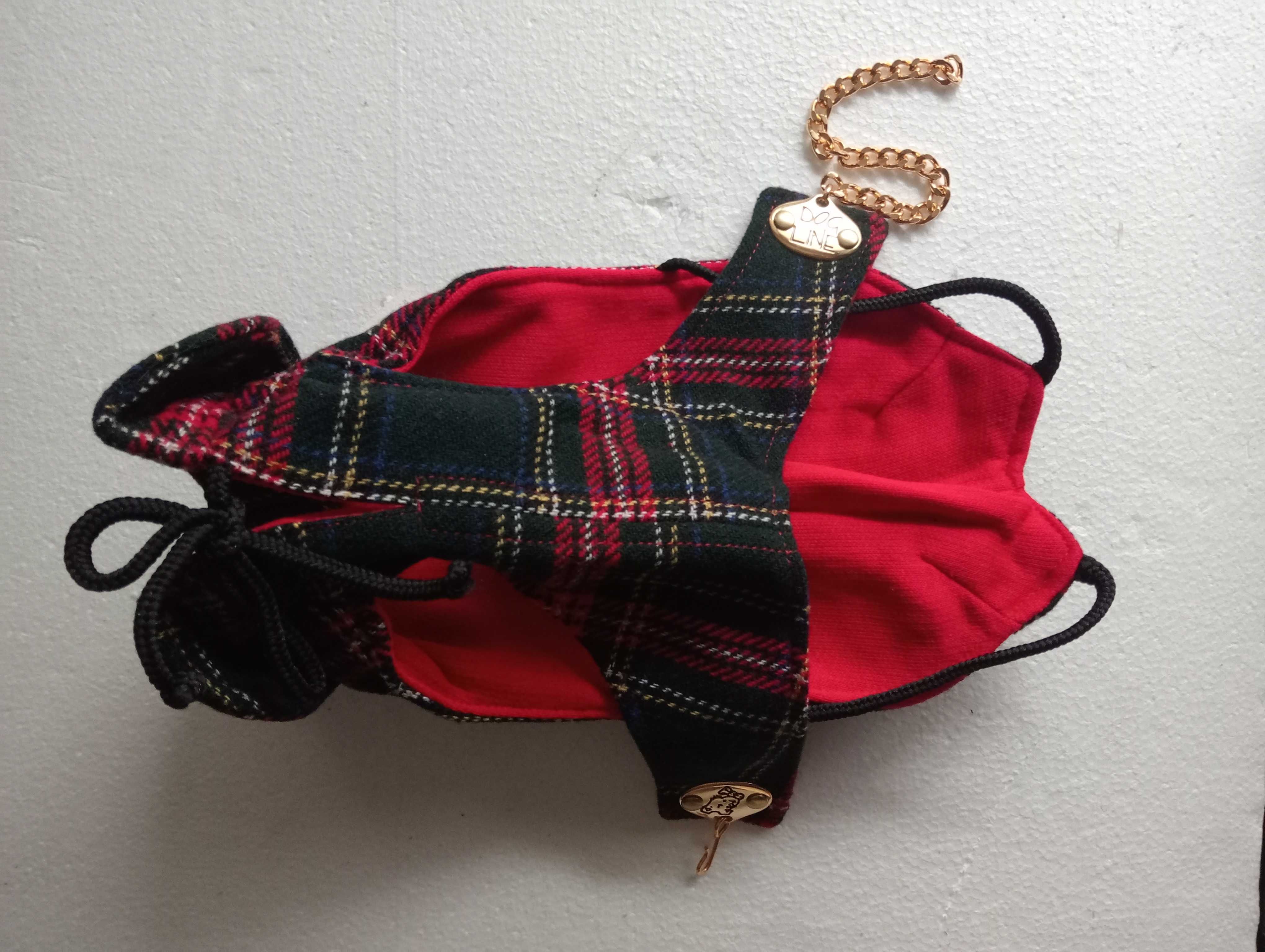 Roupa cão pequeno