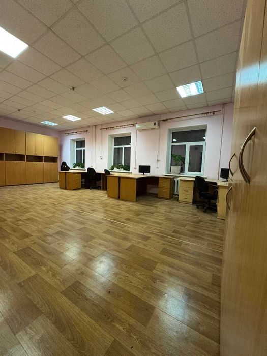 Оренда, 1-ий поверх, під теплий склад/магазин,  поруч метро Святошино