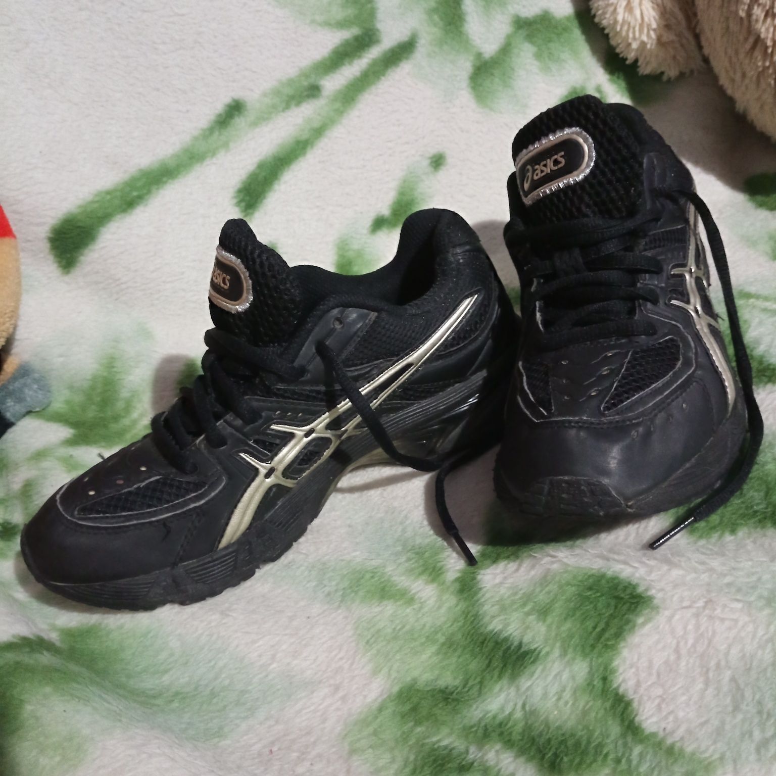 Кросівки ASICS, унісекс,розмір 37,5