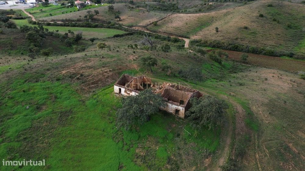 Herdade com 15 Hectares a 5 minutos de São Bartolomeu de Messines, Alg