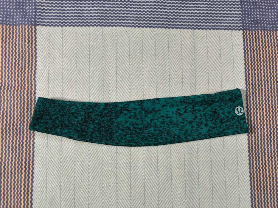 Пов'язка на голову Lululemon Fly Away для спорту