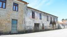 Moradia em Pedra T5 c/ ótima localização