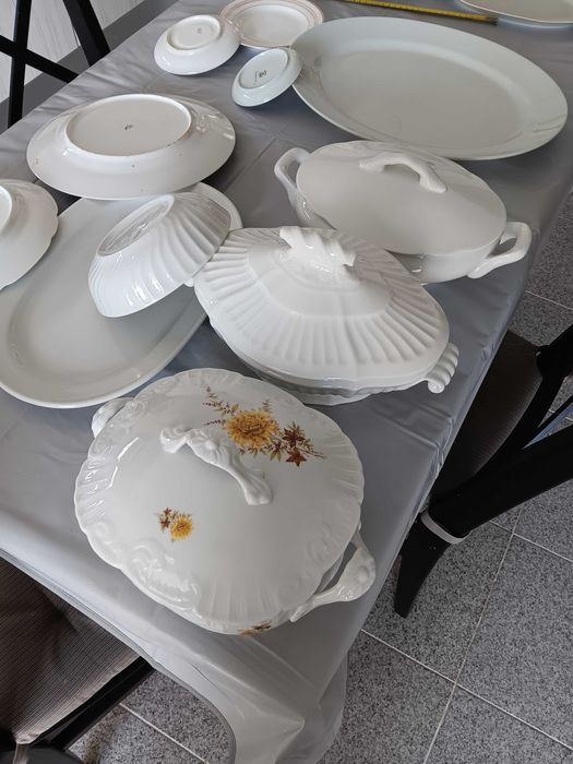 Conjunto Vista Alegre, Pratos, Travessas e Terrinas diversas