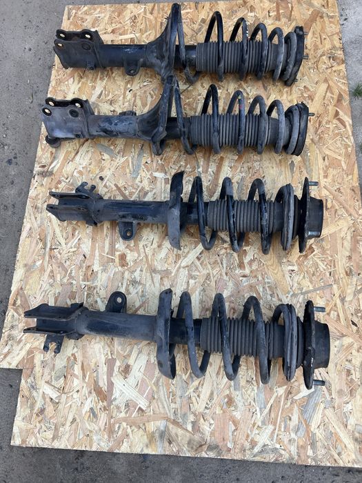 Hyundai Tucson 1 2006 стойка, амортизатора, пружина