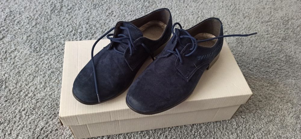 Buty dziecięce do garnituru