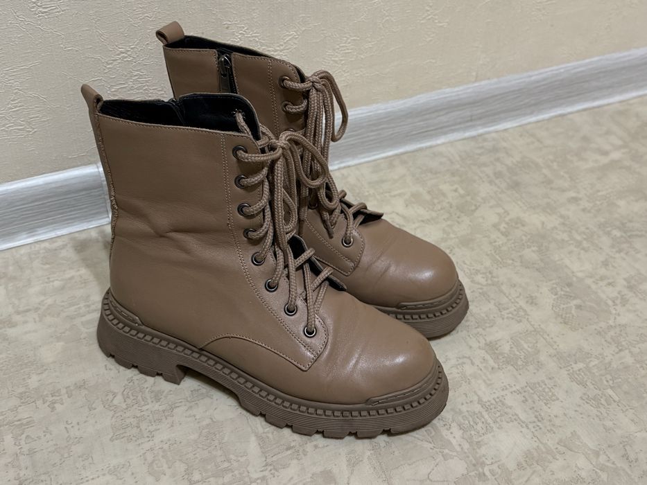 Жіночі черевики на байці