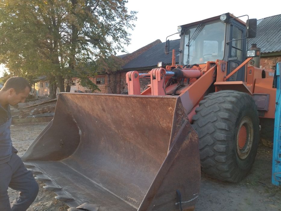 Фронтальний навантажувач Renders RL 250k