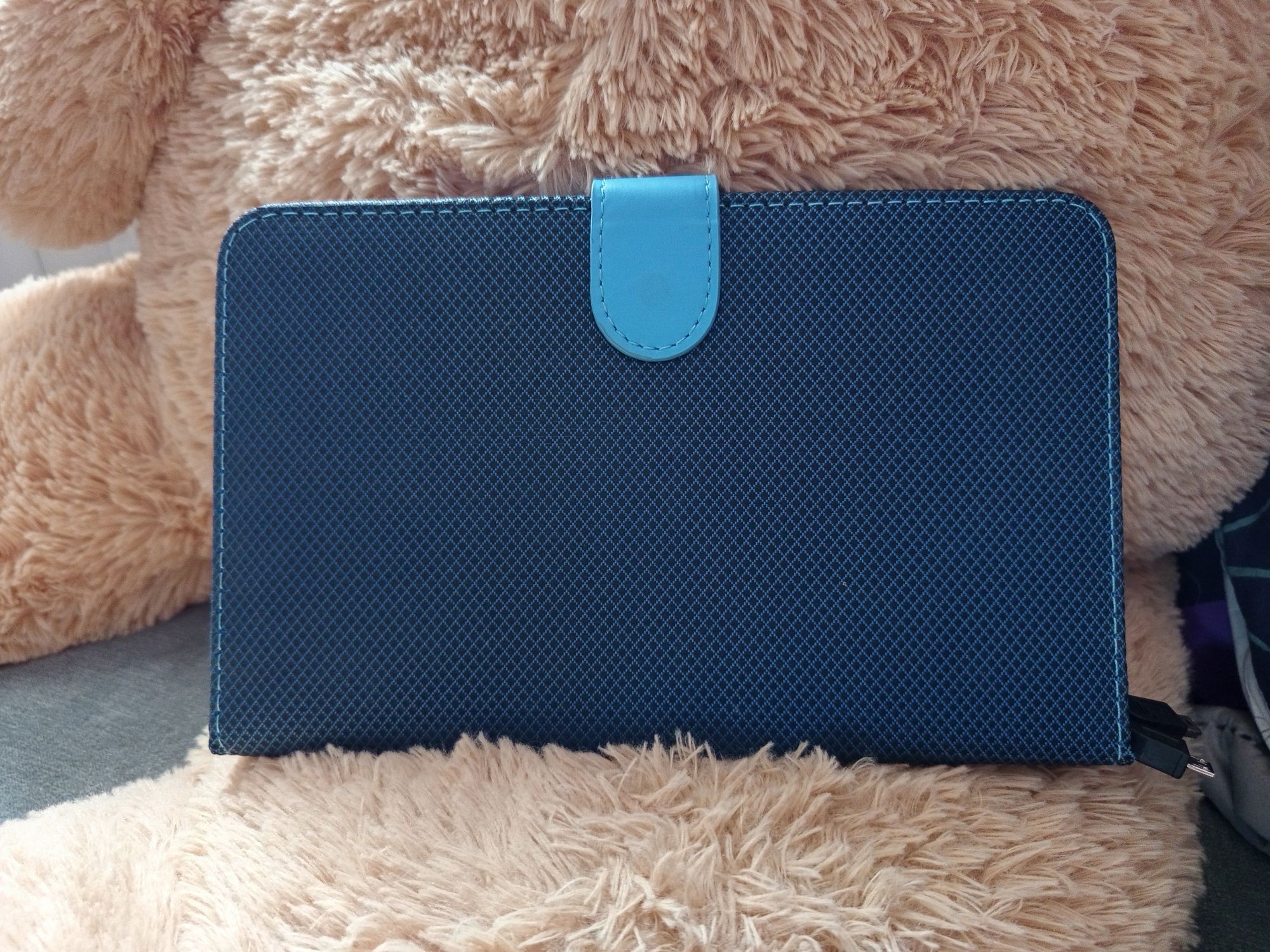 Etui z klawiaturą do tabletu 7 cali