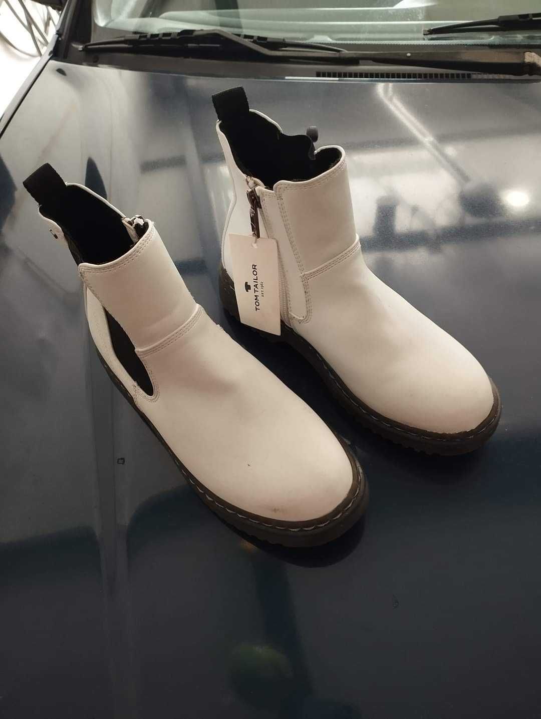 Vendo Botas de Senhora Novas