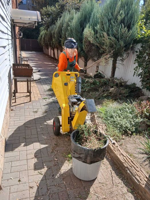 Комплексний догляд за садом та ділянкою