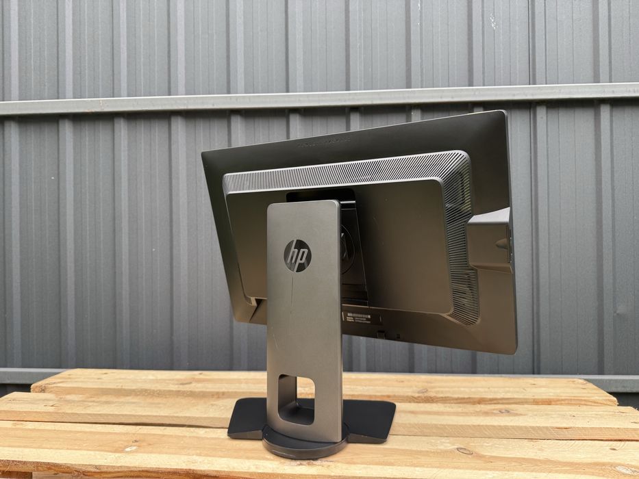 Монітор HP Display Z24i/24"/1920 x 1200/Full HD IPS/16.10/Гарантія