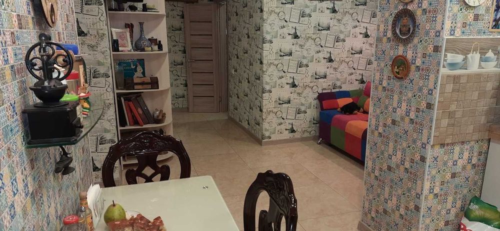 Комфортная, тёплая 2 (+1) квартира с персональным входом.