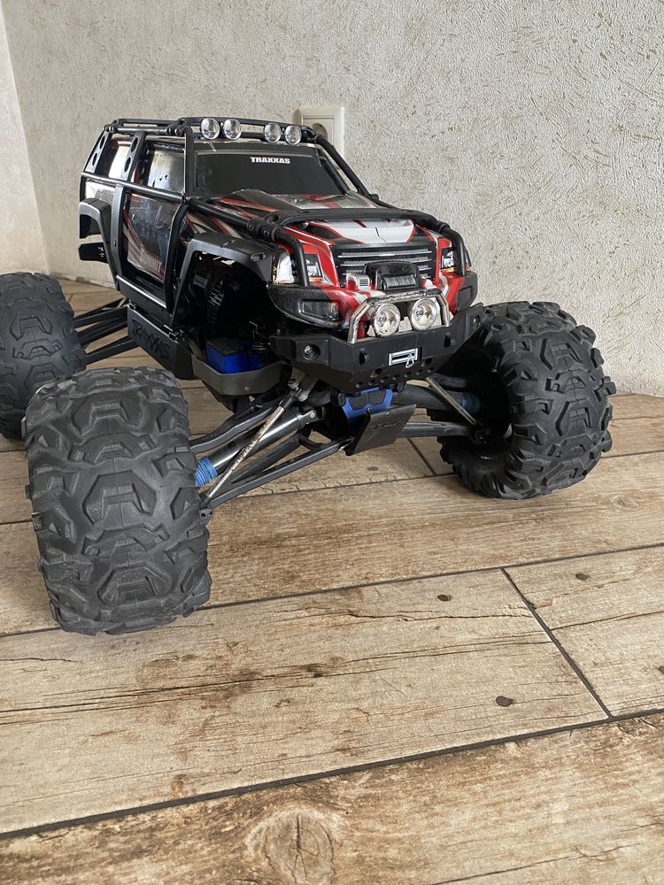 Машинка Traxxas Summit Monster