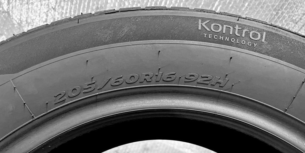 Шини Б/в 205.60.16 пара Hankook