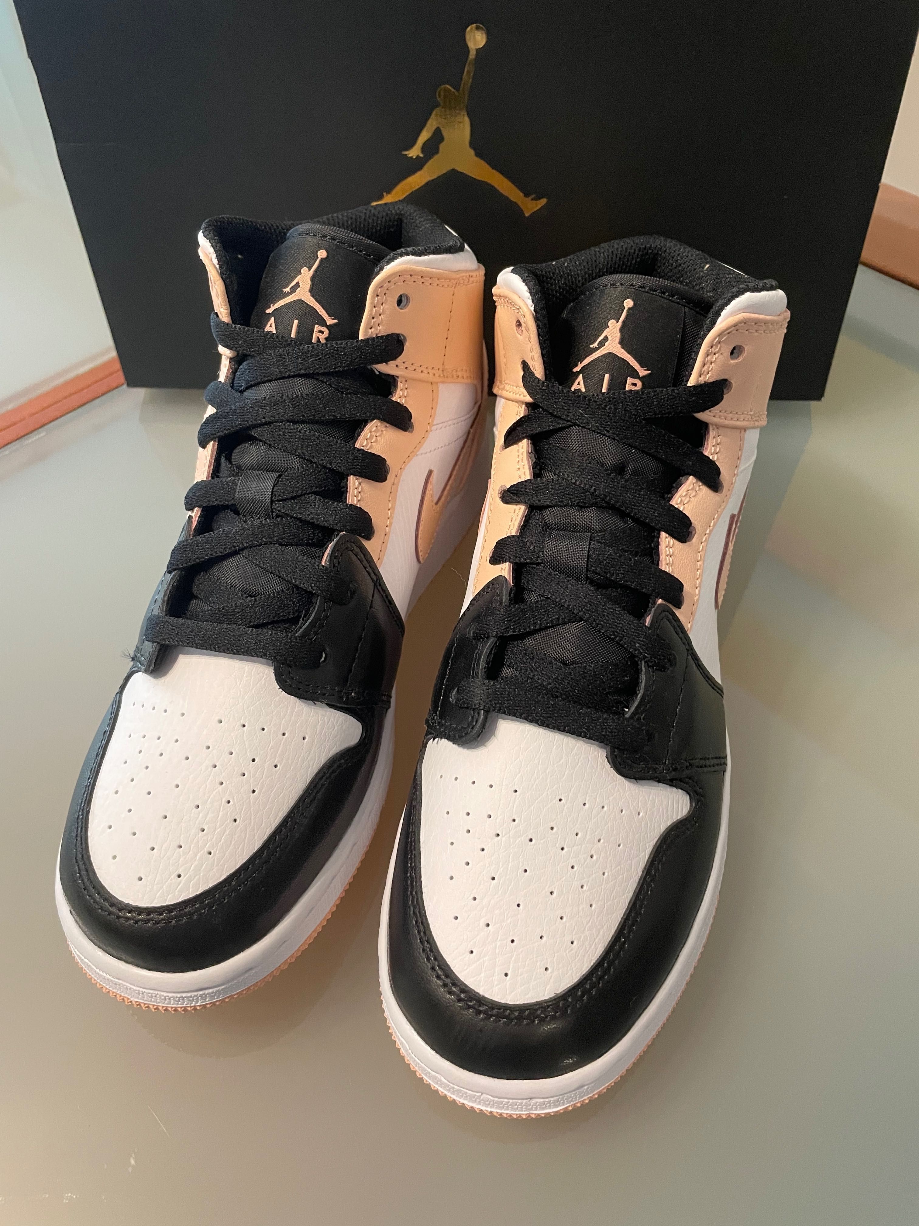 Air Jordan 1 Mid Crimson Tint