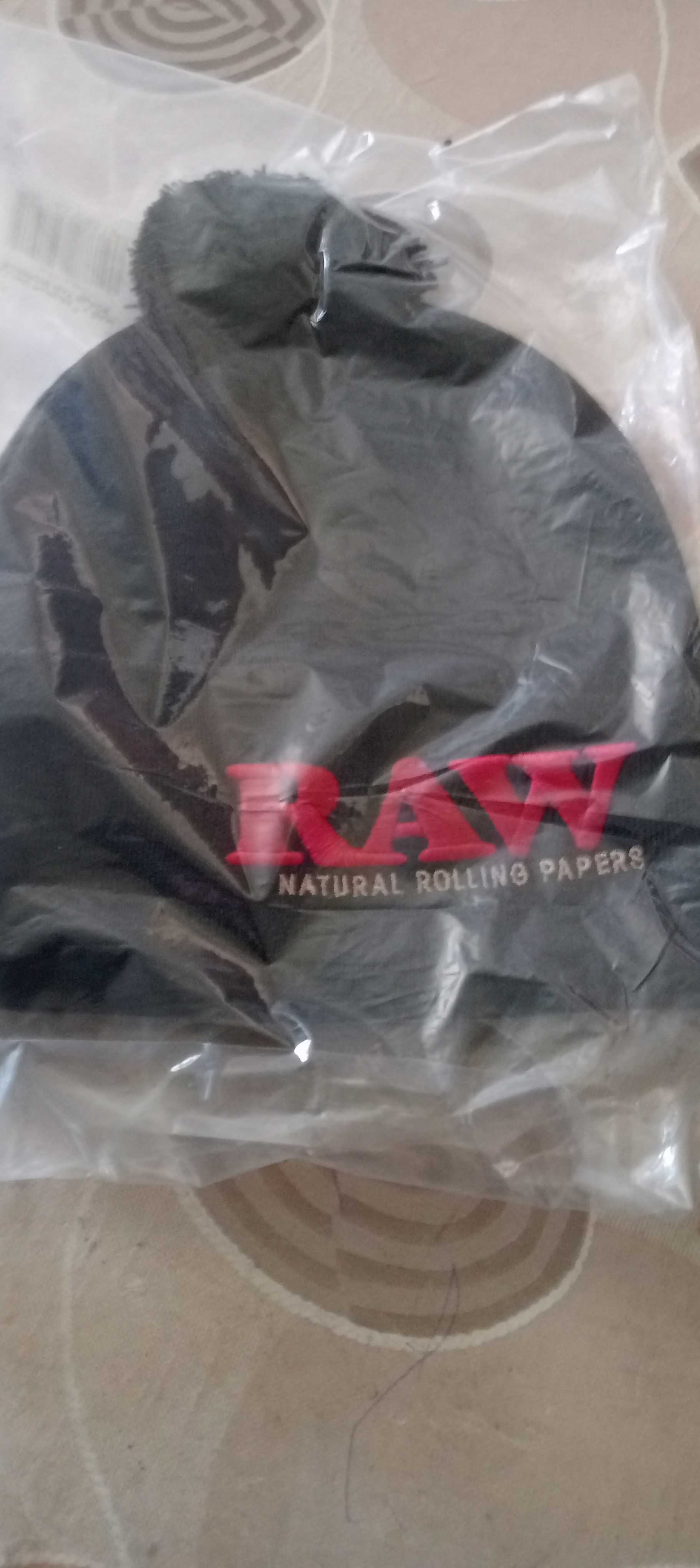 Gorros da Raw novos