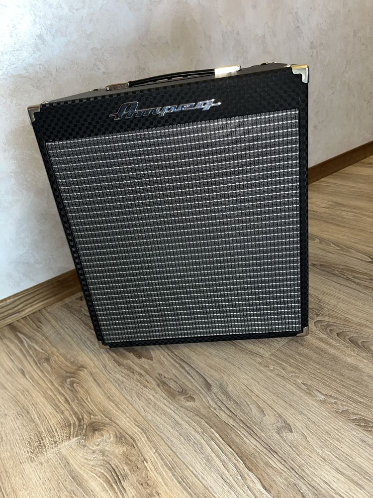 Комбопосилювач для бас-гітари Ampeg Rocket Bass 110 30Вт