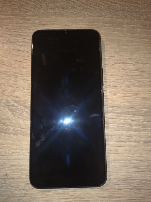 Vivo Y70- sprawny, lekkie zarysowania