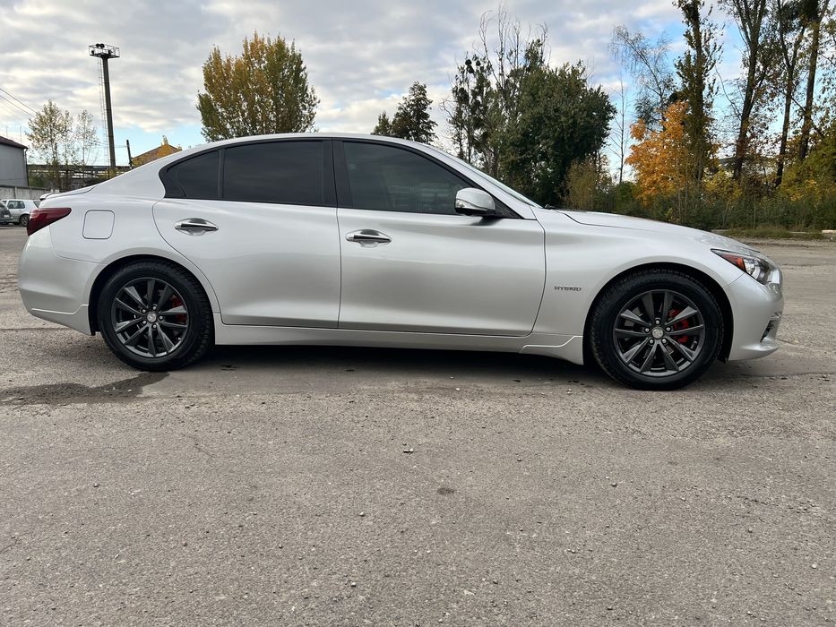 Infiniti Q50 3.5hydrid кращий седан в класі на найкращому двигуні