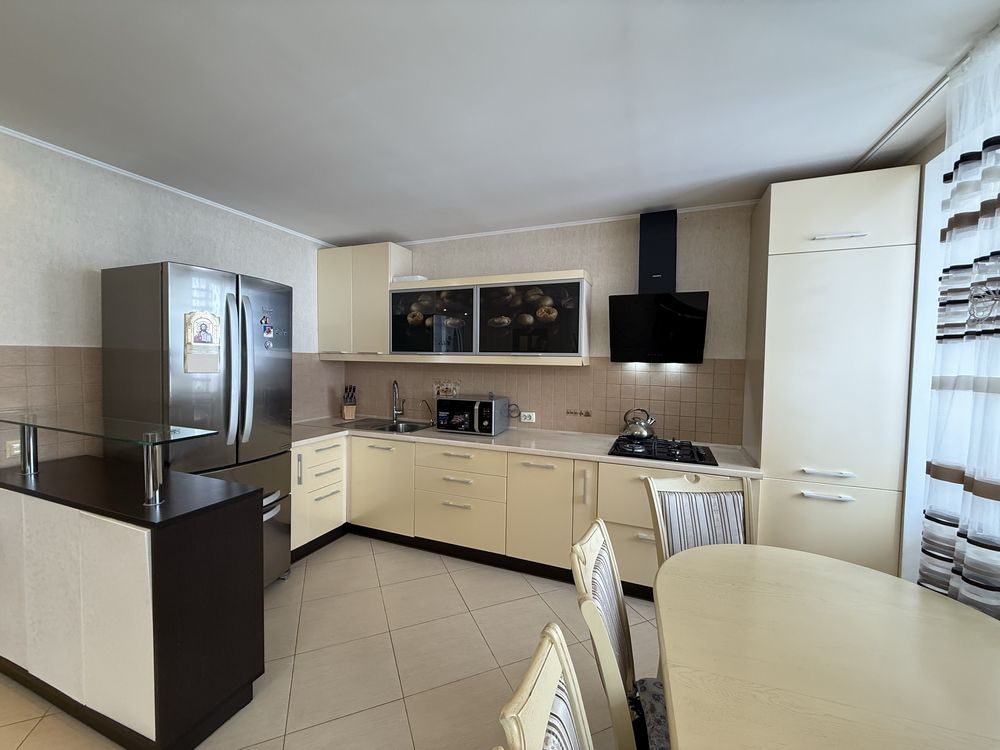 Продажа евродвушки в ЖК Северная звезда.5/9 кирпич,72 метра.
