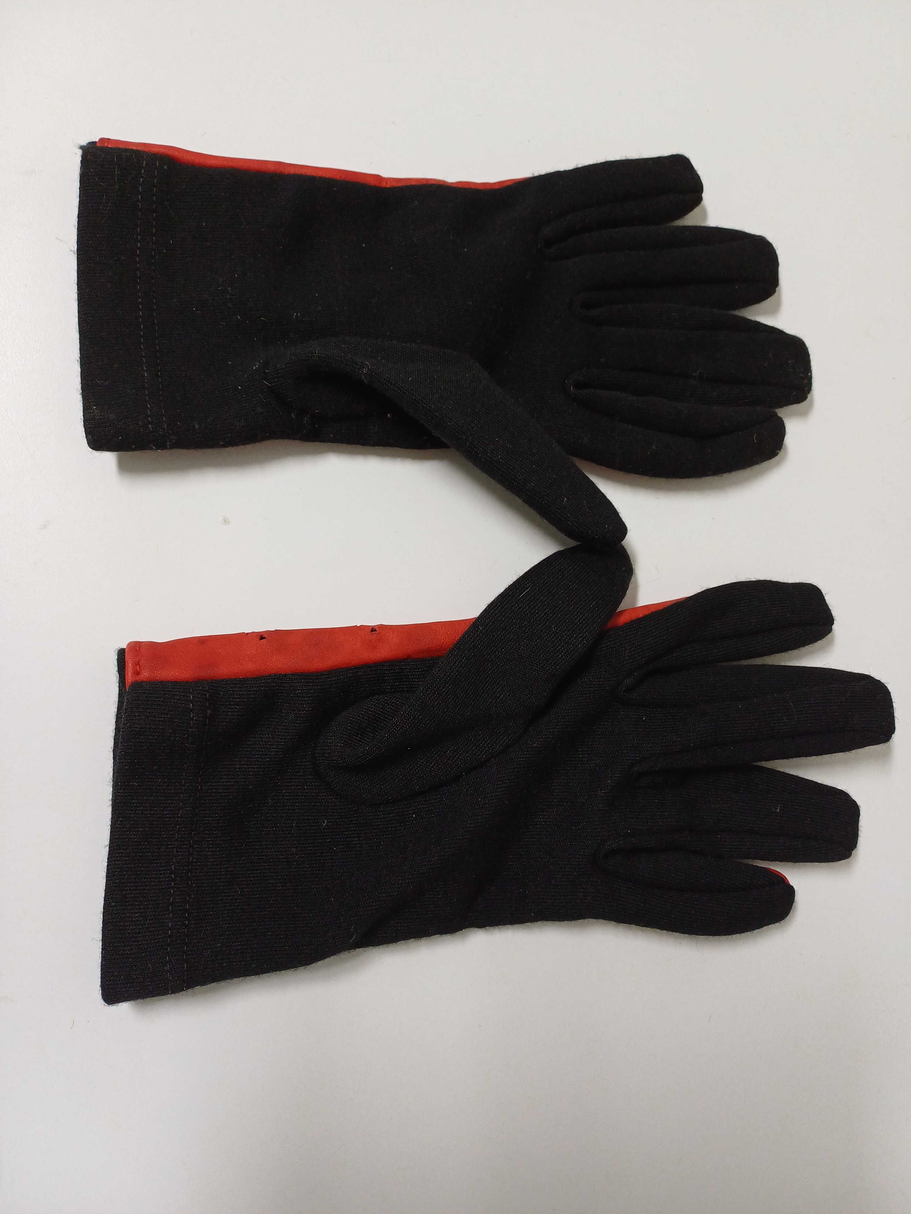Luvas de senhora vermelhas e pretas