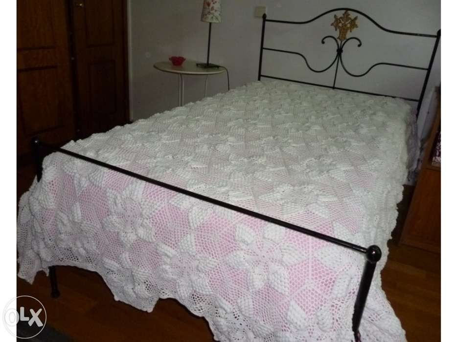 Colcha de cama de casal feita em croché