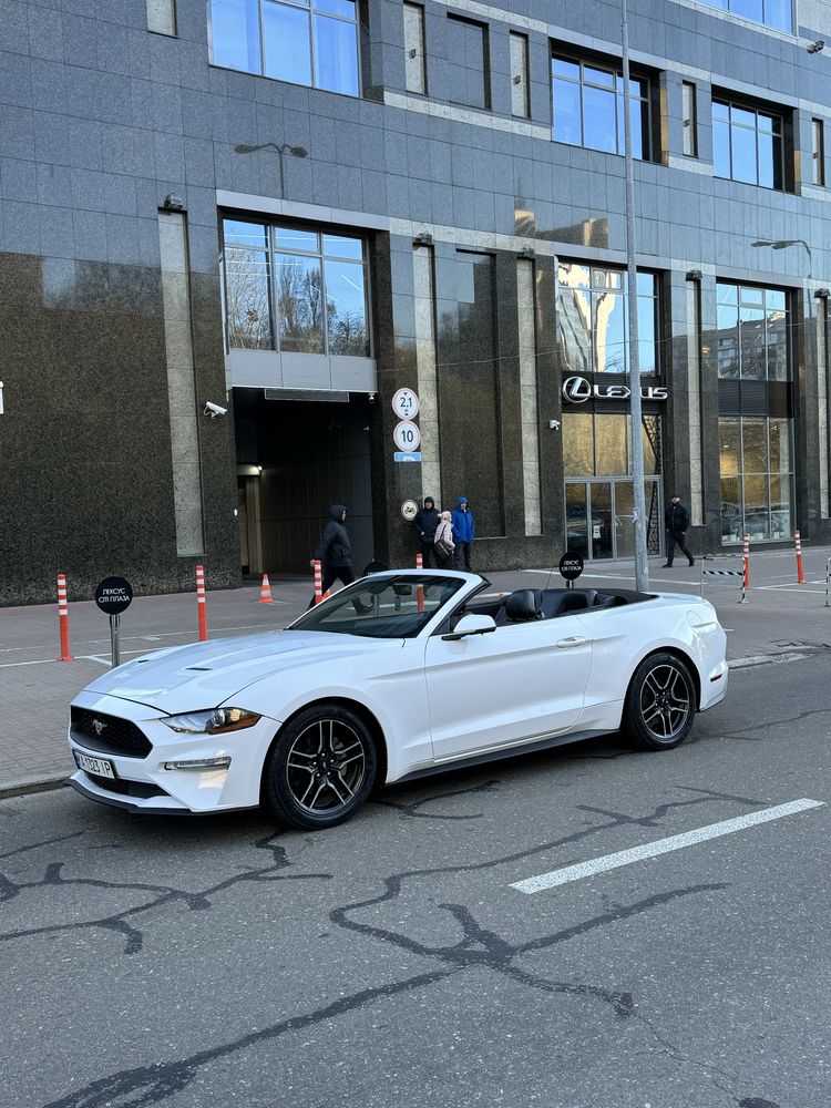 Продам Ford Mustang cabrio