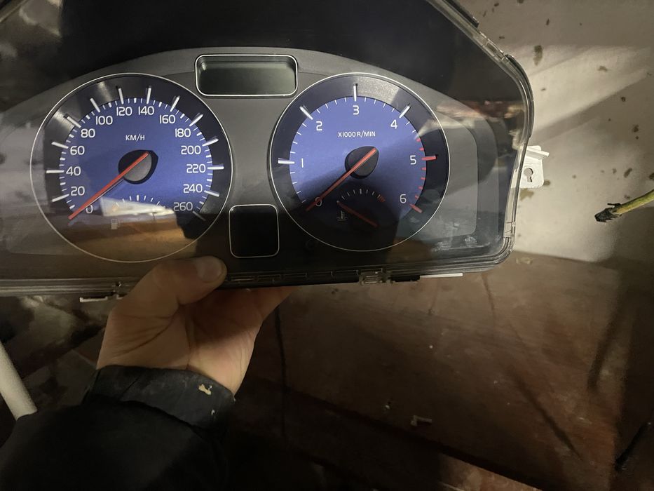 Колеса в зборі Volvo також є окремо диски резина докатка
